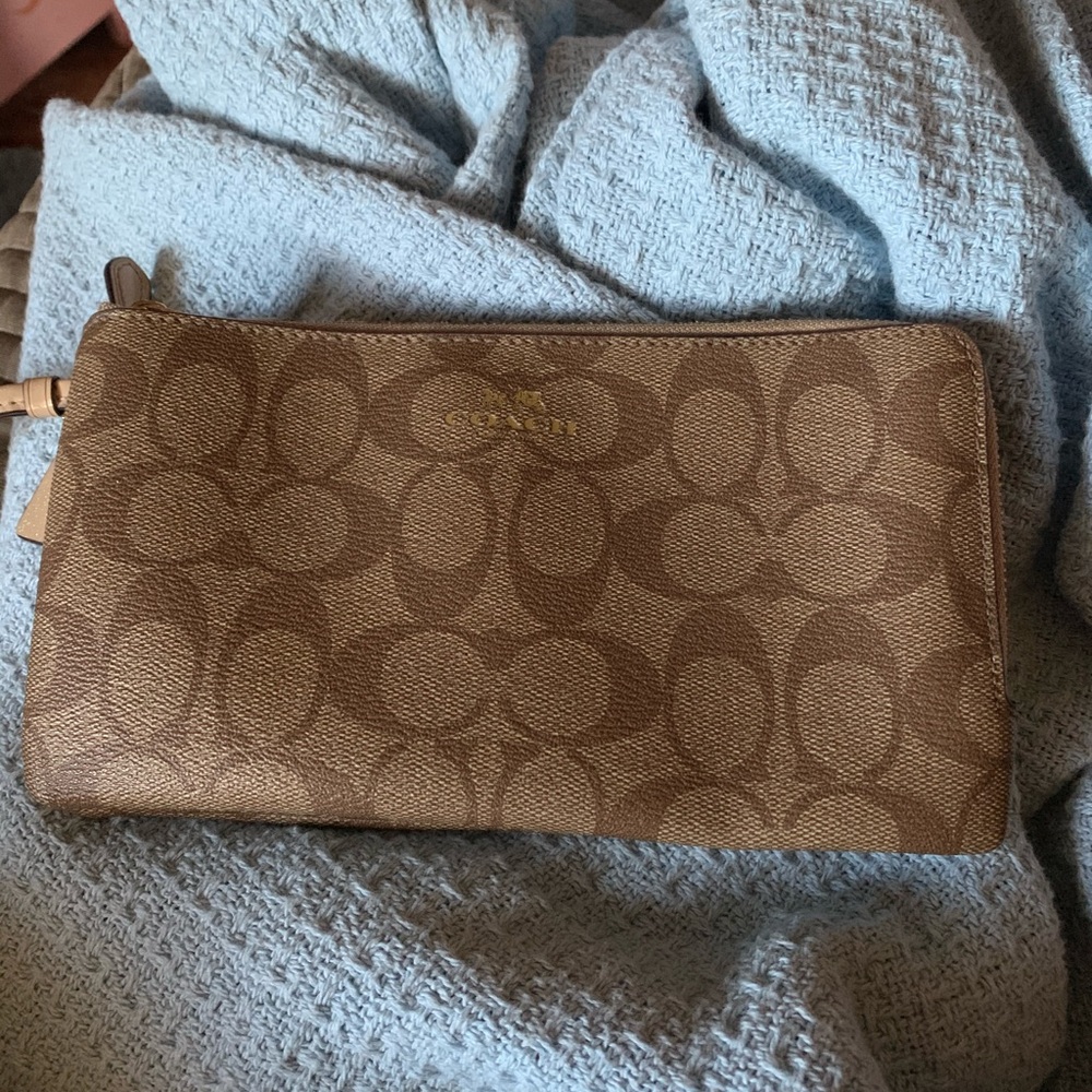 NWOT Coach Double Zip Wristlet